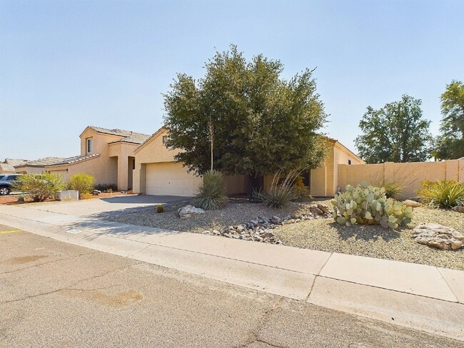 Photo - Garden Lakes retreat complete with private pool Apartment