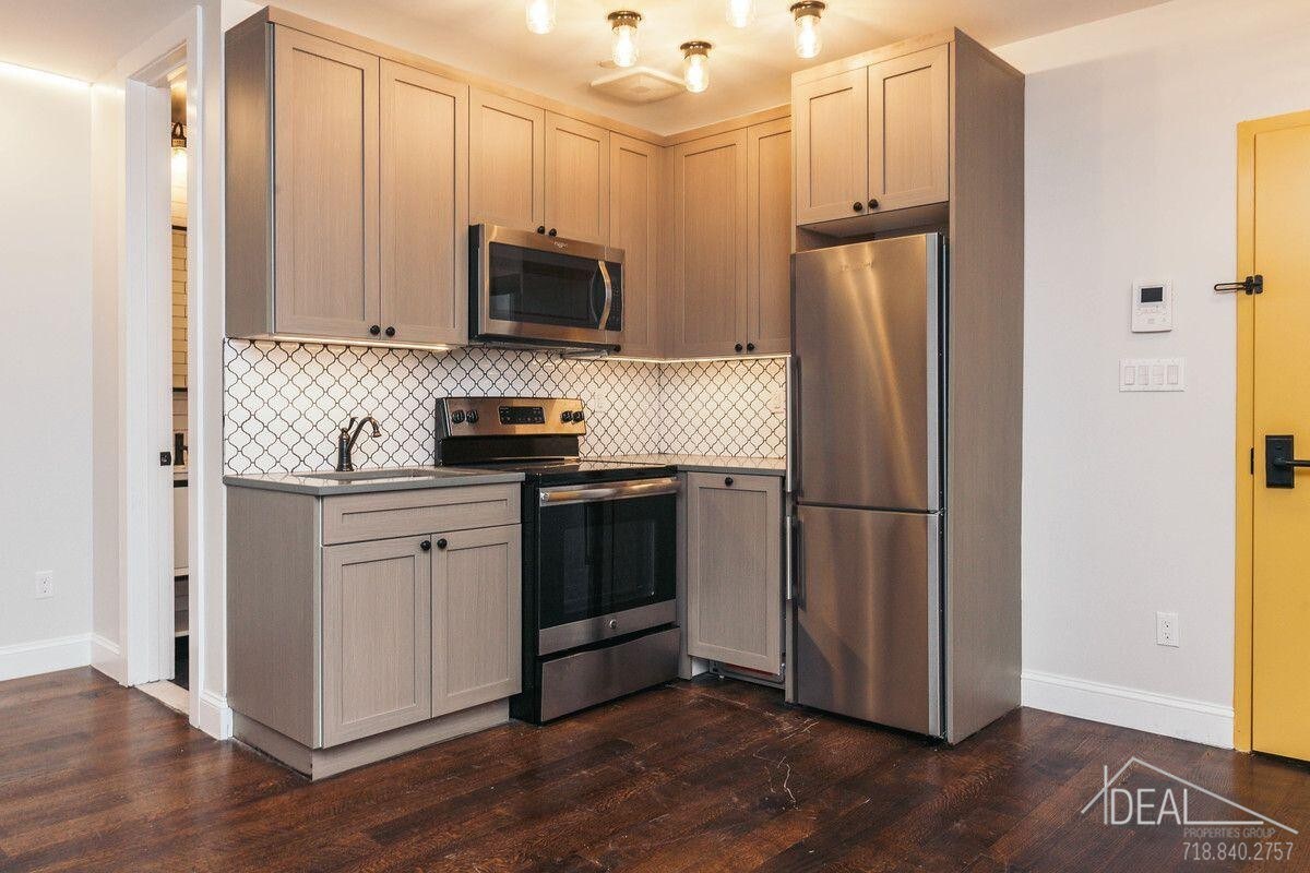 Primary Photo - NO FEE 2 Bedroom Apartment in Ridgewood!