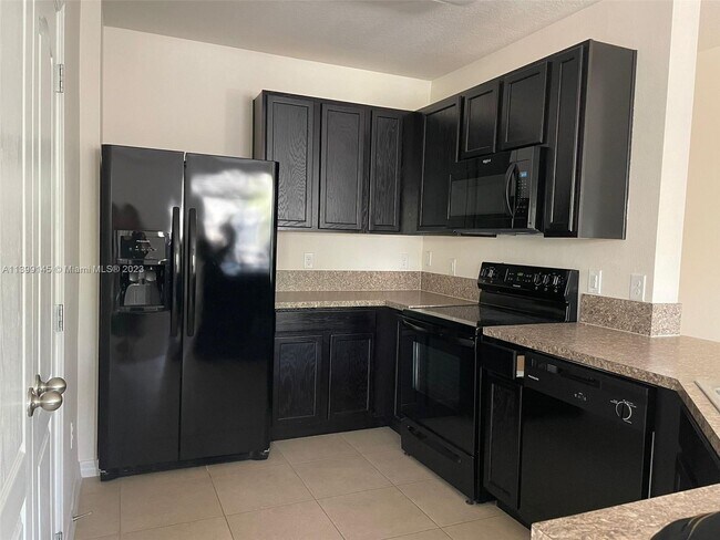 Foto del edificio - 3732 Seneca Club Loop