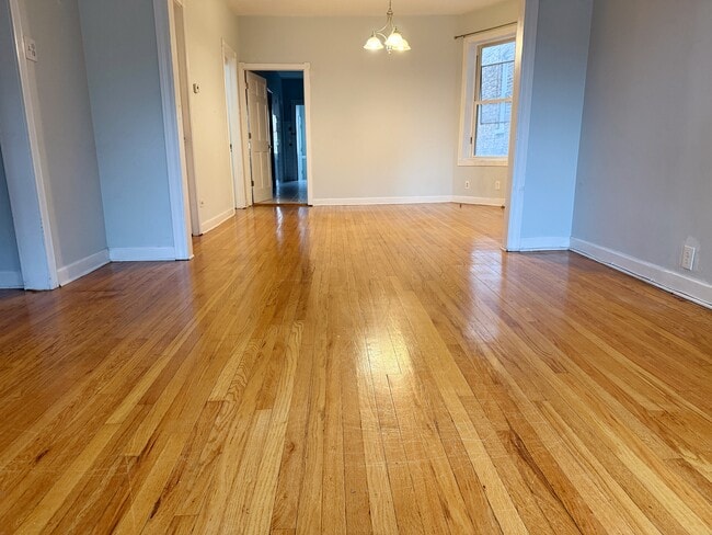 Building Photo - 4527 N Christiana Ave
