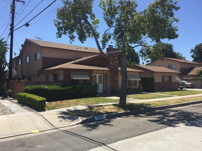 Building Photo - 15330 Woodruff Pl