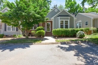 Building Photo - 726 Lamboil St