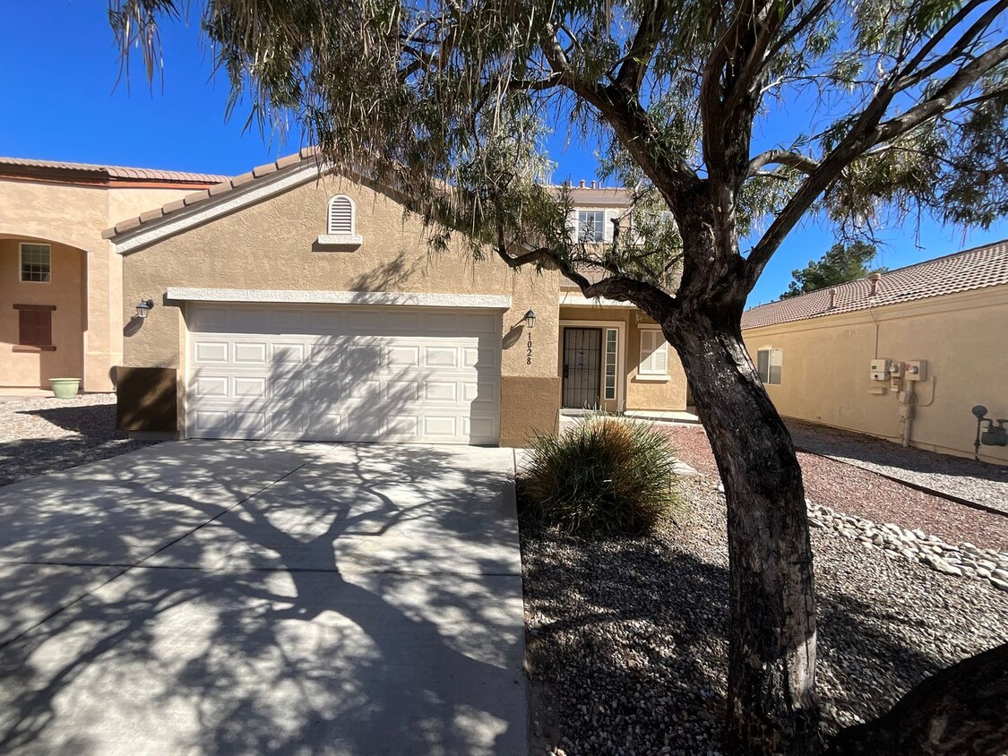 Primary Photo - Beautiful 4 Bedroom Home Available Near La...