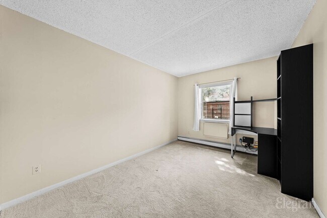Foto del edificio - 71-02 Sutton Pl