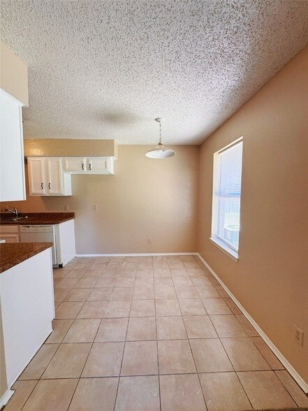 Building Photo - 6226 Big Springs Dr