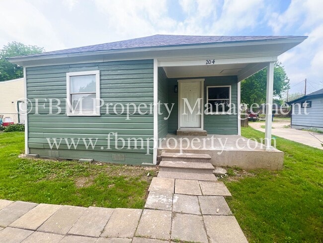 Building Photo - 204 Opal - Beautiful 2 Bedroom, 1 Bathroom...