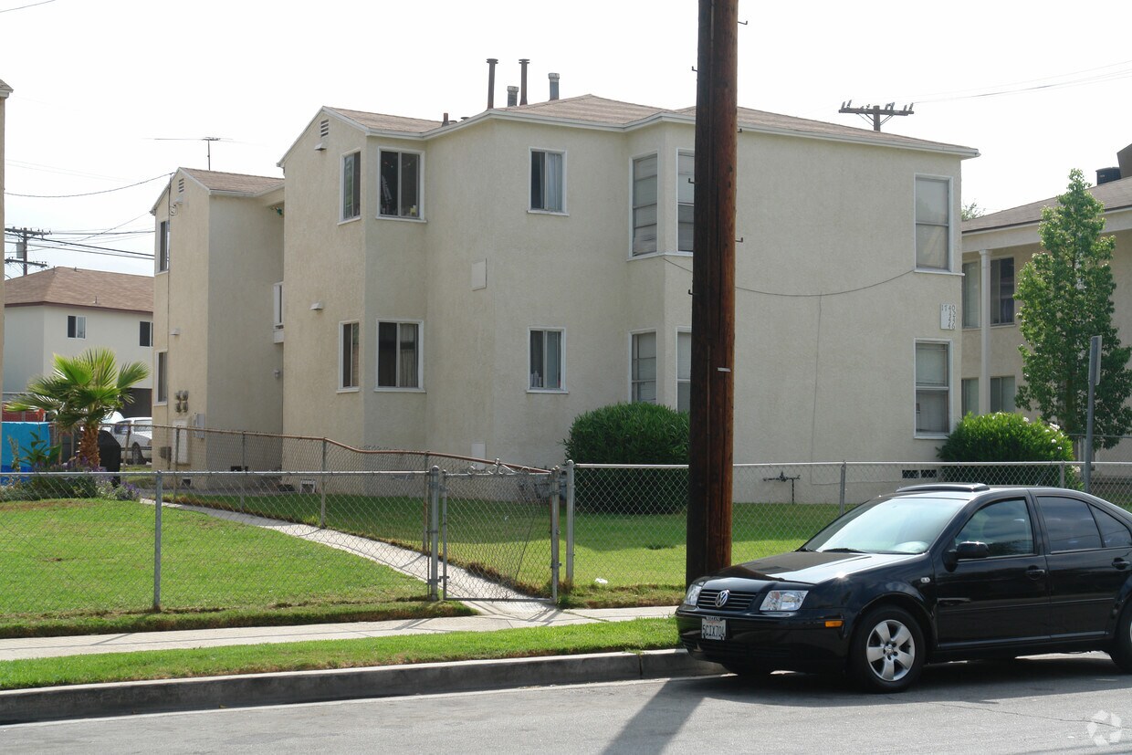 Foto del edificio - 1740-1746 Scott Rd