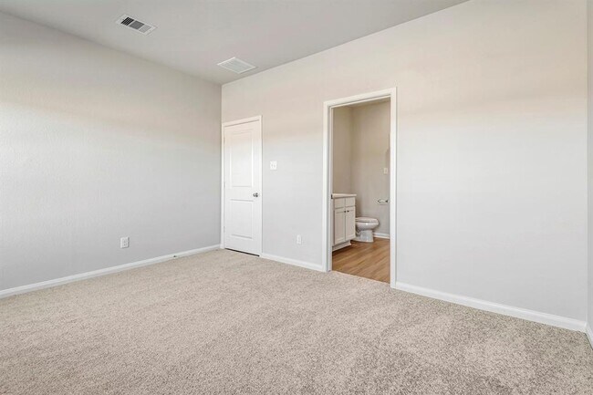 Building Photo - 8210 Sunberry Shadow Dr