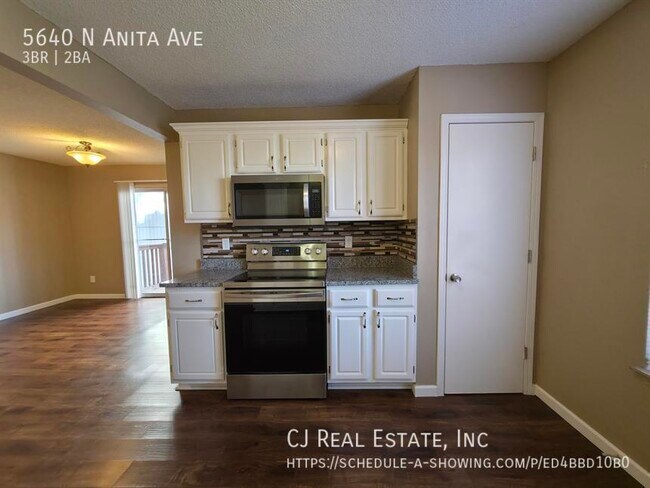 Building Photo - 5640 N Anita Ave
