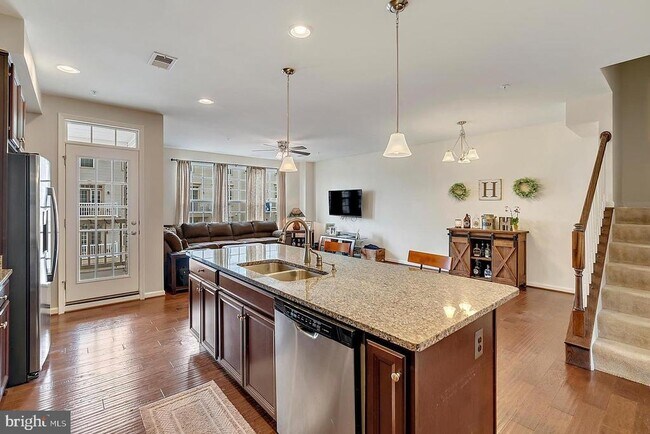 Foto del edificio - 7548 Brunson Cir