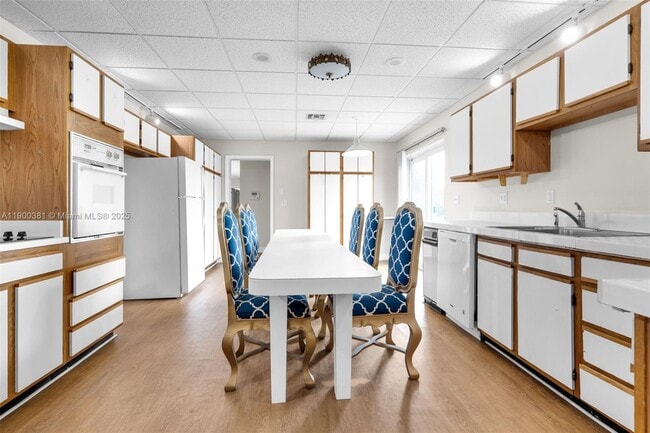 Foto del edificio - 14820 Naranja Lakes Blvd