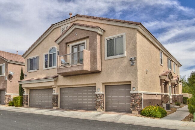 Building Photo - *$500 OFF FIRST MONTHS RENT* SPACIOUS 3 BE...