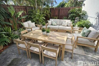 Building Photo - 2308 NW 3rd Ave