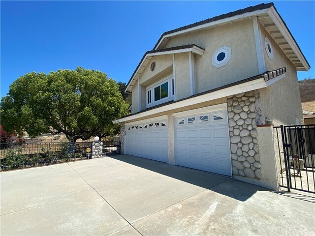 Building Photo - 828 Pantera Dr