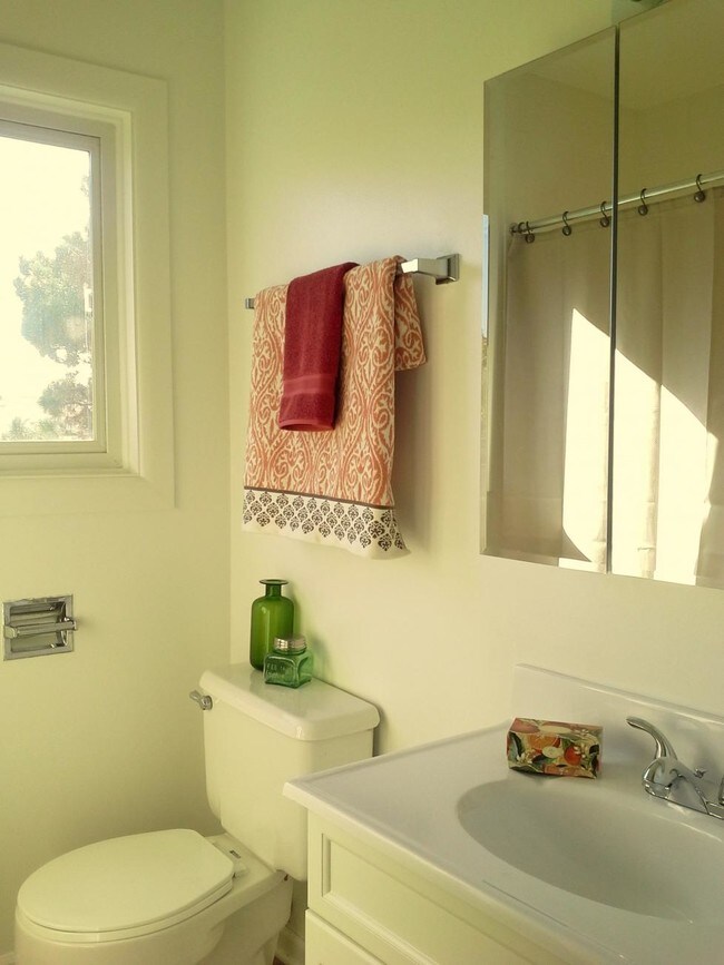 London Towne Houses Cooperative Apartments in Chicago, IL