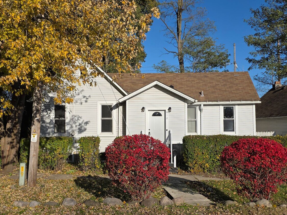 Foto principal - 2 bedroom Mukwonago home