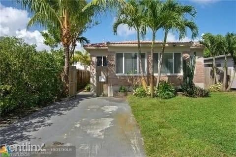 Foto del edificio - 2 br, 1 bath House - 1643 Funston St