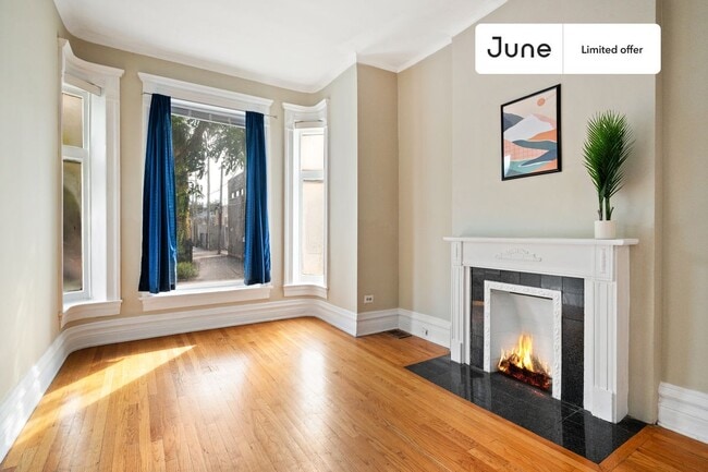 Building Photo - 1214 N Damen Ave