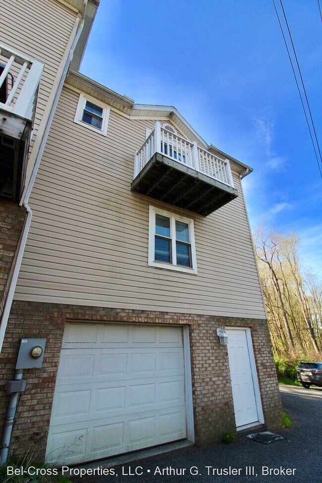 Building Photo - 3 br, 2.5 bath House - 1 Bakers Pointe
