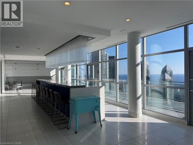 Building Photo - 165 Legion Rd N