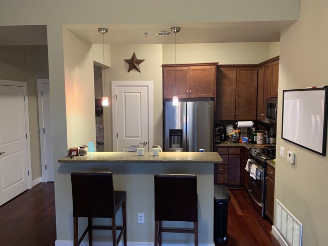 Foto del edificio - 7342 Oak Manor Dr
