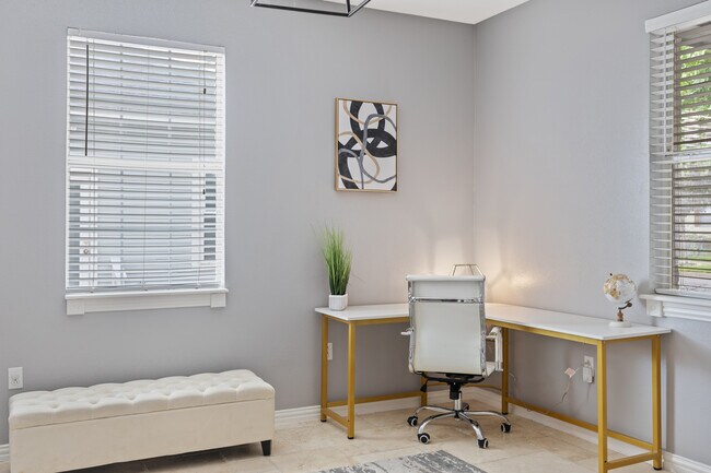 Foto del edificio - 810 Turner Ave