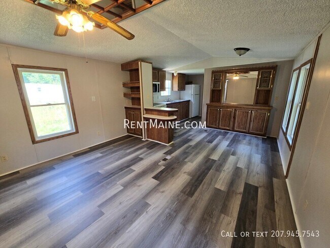 Foto del edificio - 71 Sweet Fern Dr