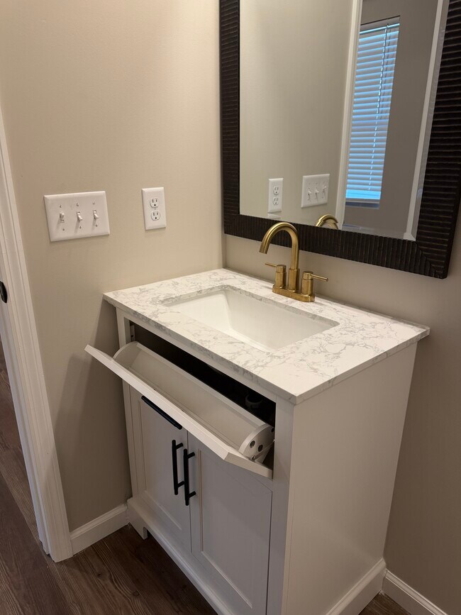 Foto del edificio - 3919 Crane St