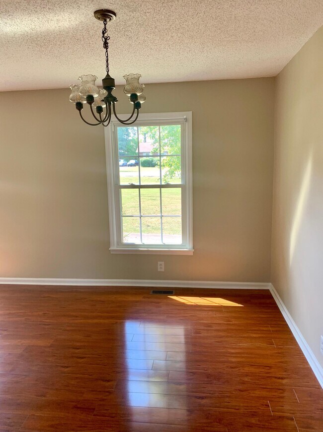 Building Photo - 2448 Braxton Bragg Dr
