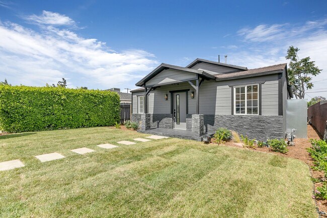 Foto del edificio - Fully Remodeled 4-Bed 2-Bath Home in Prime...
