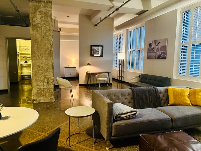 Foto del edificio - 350 Saint Peter St