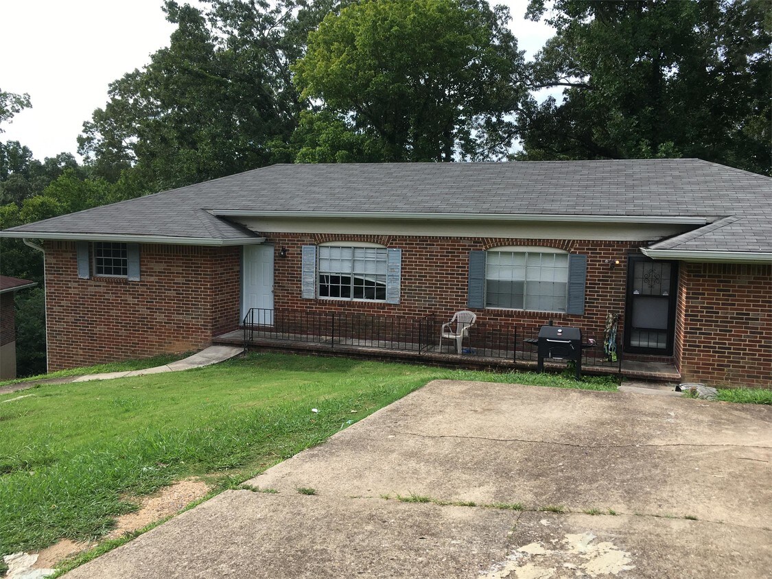 518 Royal Crest Dr Unit 518, Red Bank, TN 37343 Room for Rent in Red