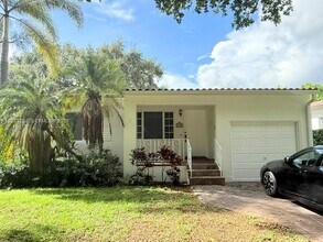 Building Photo - 5760 SW 35th St