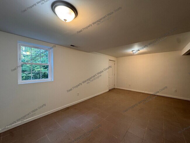 Foto del edificio - 612 Essington Pl