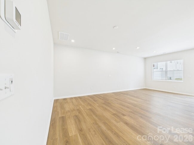 Building Photo - 3022 Hutton Gdns Ln