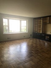 Building Photo - 647 Azalea Dr