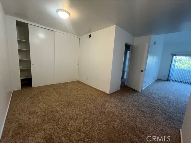 Foto del edificio - 330 N Chapel Ave