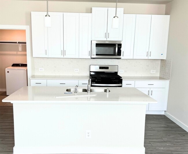 Foto del edificio - 1934 Darlington Oak Dr