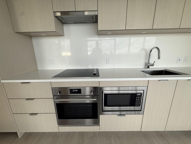 Building Photo - 13675-1107A 107A Ave