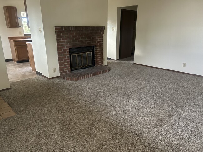 Building Photo - 4022 Garden Ct