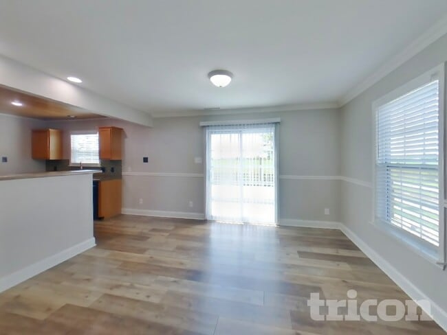 Building Photo - 404 W Warrior Ct