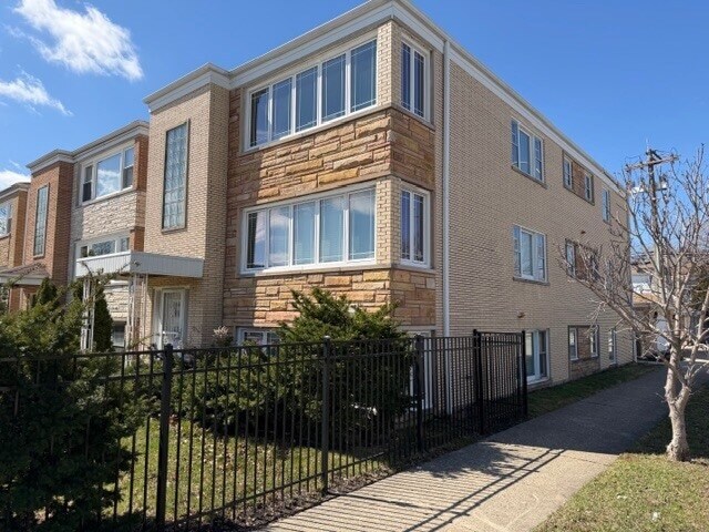 Foto del edificio - 5556 N Central Ave