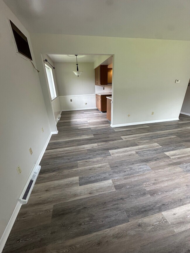 Foto del edificio - 1514 Robin Ln