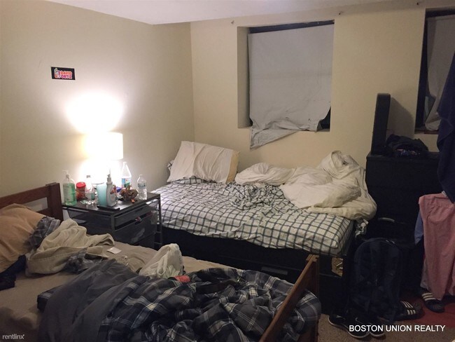 Foto del edificio - 6 br, 3.5 bath  - 10 Gainsborough St 1