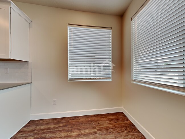 Building Photo - 211 Allen Ln
