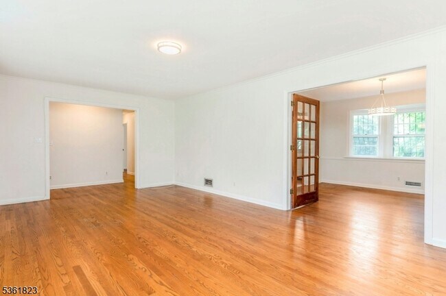Foto del edificio - 115 Essex Rd