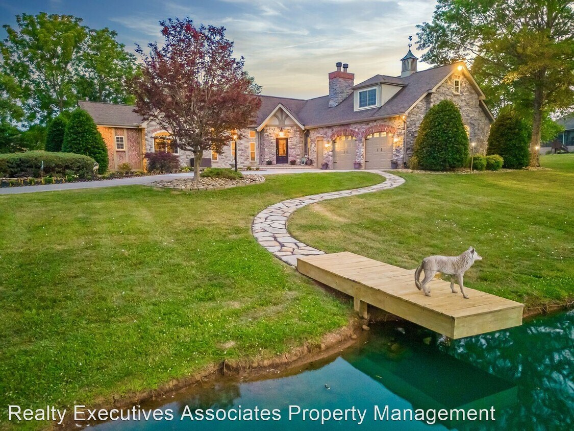 Foto principal - 4 br, 3 bath House - 3815 Mary Frances Drive