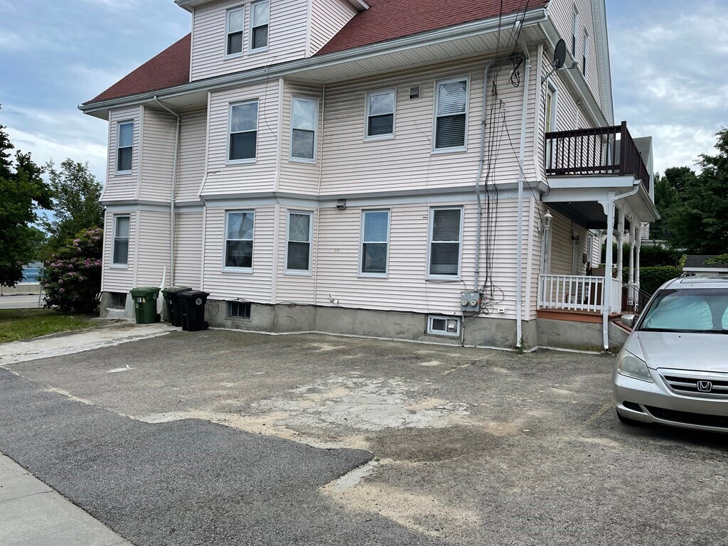 81 Galen St Unit 1, Watertown, MA 02472 Apartment for Rent in