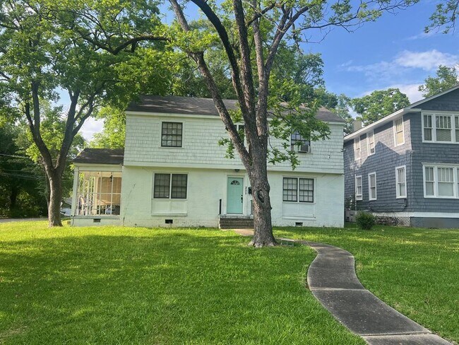 Building Photo - 201 Arlington Rd