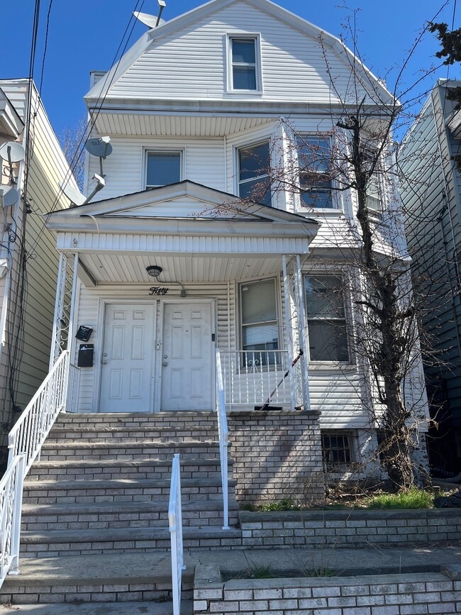 Foto del edificio - 50 Gates Ave